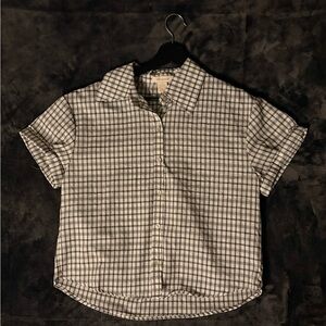 Women’s Plaid Short Sleeve Button-Up Shirt